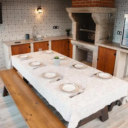 Beach-piscina Climatizada Holiday home Montalvo